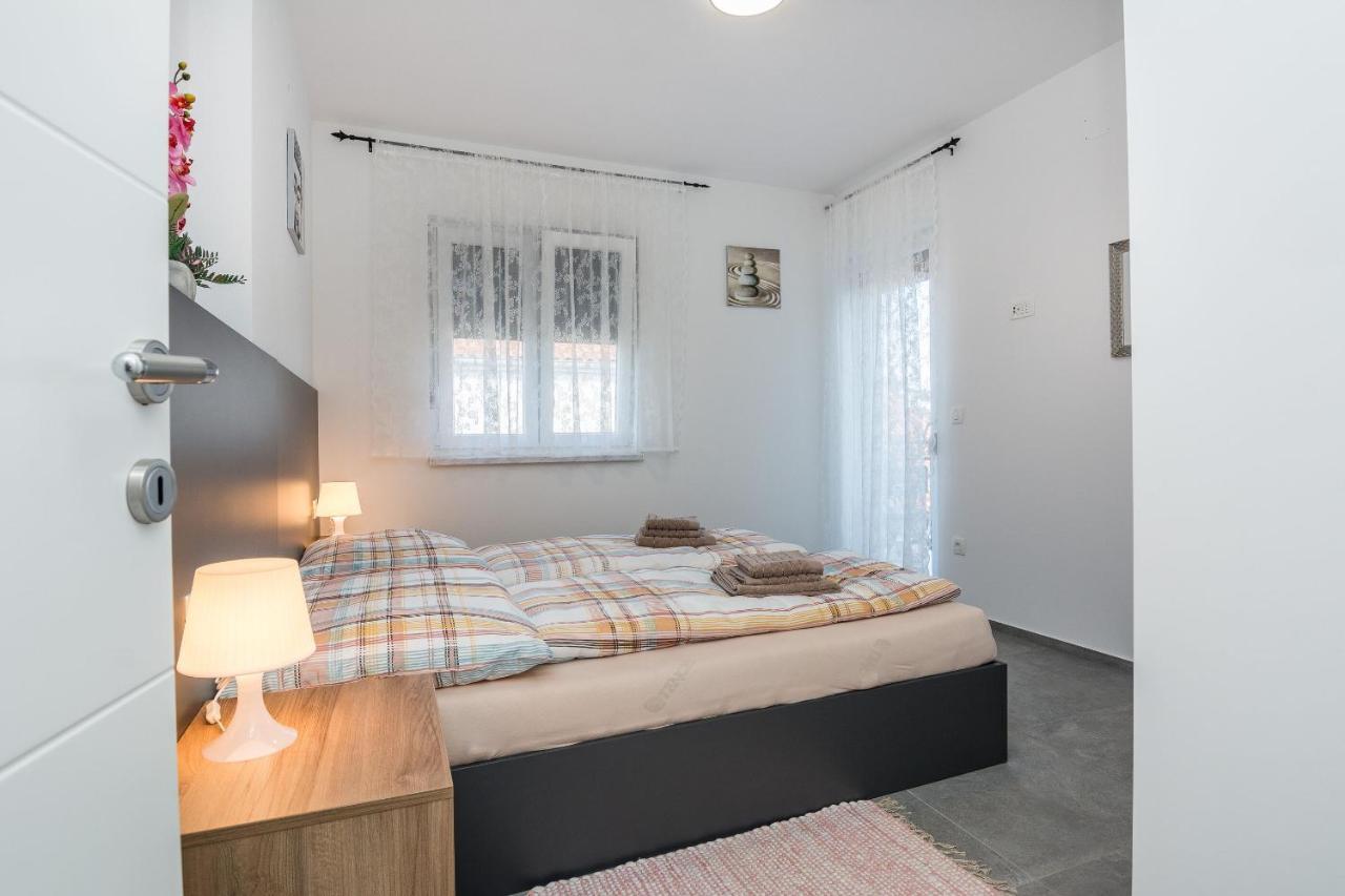 Apartment Spanic 1 Vir Exterior foto